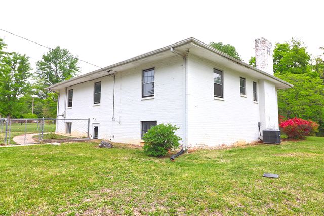 6632 Wood Haven RD, Roanoke, VA 24019