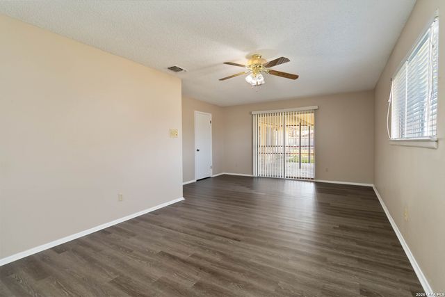 204 Norris Dr W, Converse, TX 78109