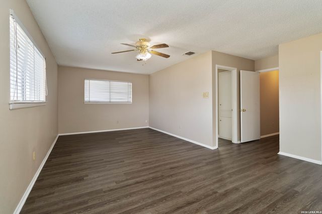 204 Norris Dr W, Converse, TX 78109