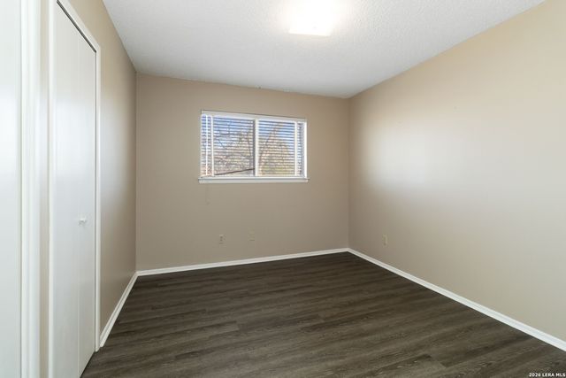 204 Norris Dr W, Converse, TX 78109