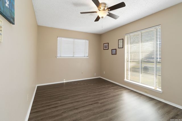 204 Norris Dr W, Converse, TX 78109