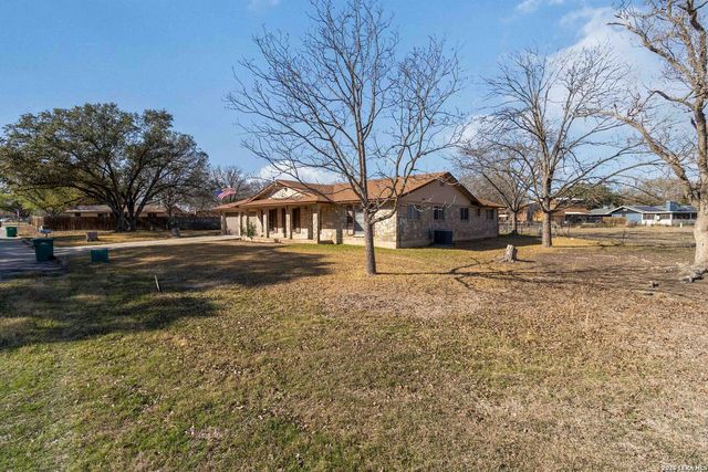 204 Norris Dr W, Converse, TX 78109