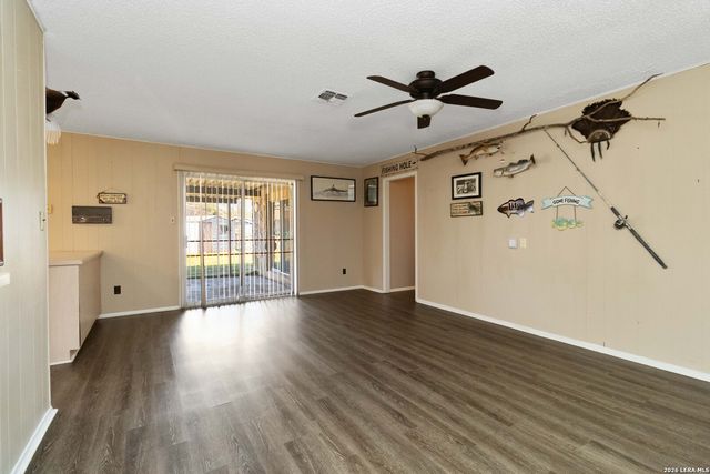 204 Norris Dr W, Converse, TX 78109