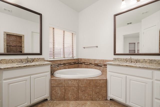 342 Park Hill Lane, Grapevine, TX 76051
