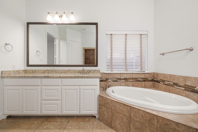 342 Park Hill Lane, Grapevine, TX 76051