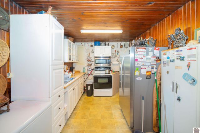 1119 Rowlett Trail, Murray, KY 42071