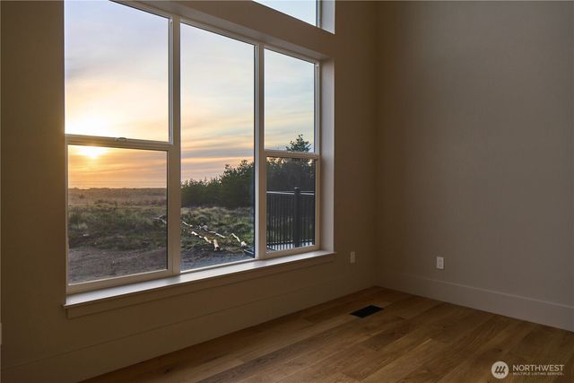 27208 J Lane, Ocean Park, WA 98640