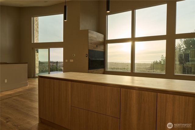 27208 J Lane, Ocean Park, WA 98640