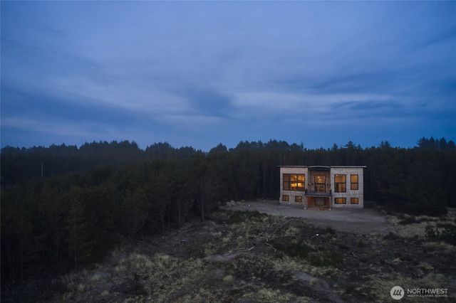 27208 J Lane, Ocean Park, WA 98640