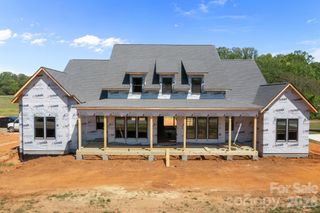 389 New Salem Road 8, Statesville, NC 28625