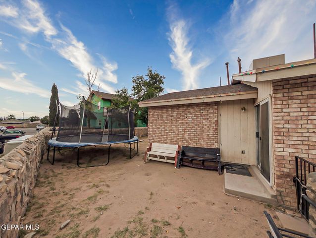9127 BUR OAK Circle, El Paso, TX 79907