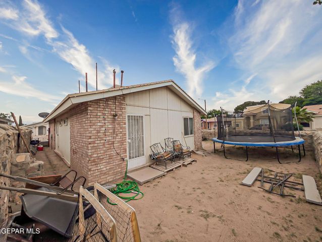 9127 BUR OAK Circle, El Paso, TX 79907
