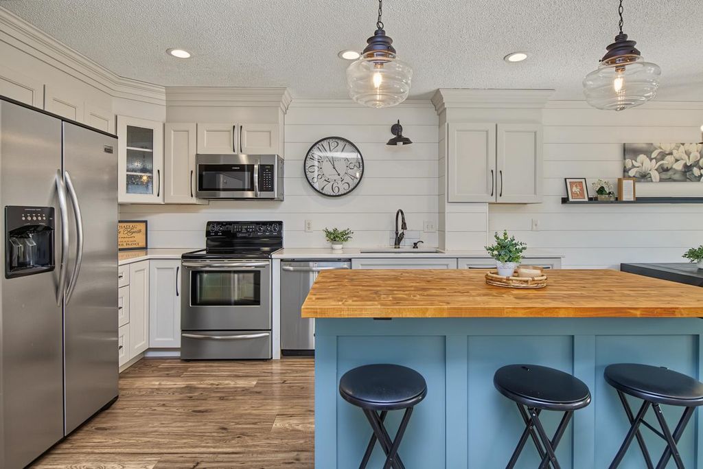 2819 Wimbledon Ridge, Woodbury, MN 55125 — exterior