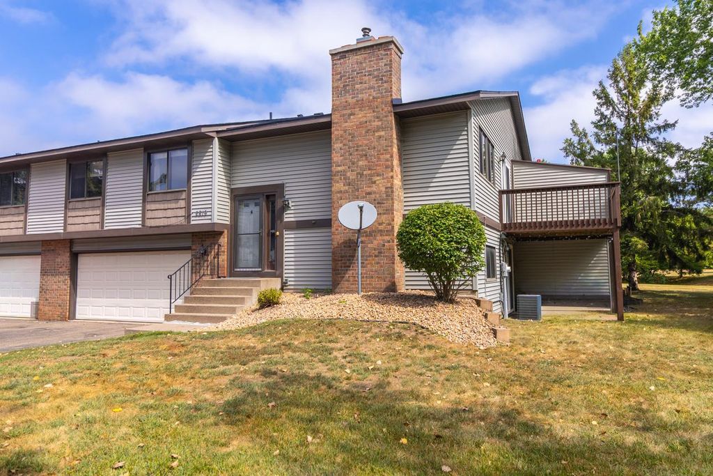 2819 Wimbledon Ridge, Woodbury, MN 55125 — photo 2