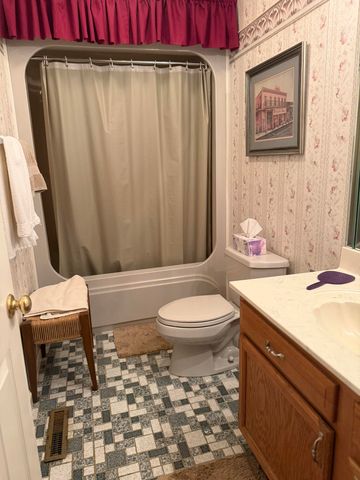 30 Black River Rd, Gilbertsville, KY 42044