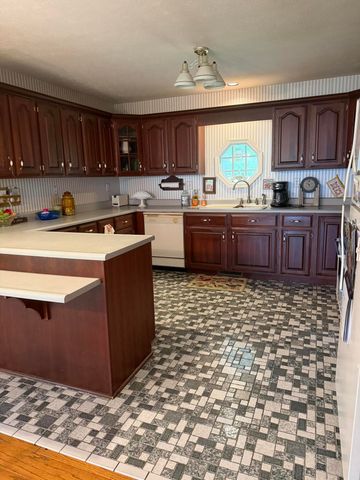 30 Black River Rd, Gilbertsville, KY 42044