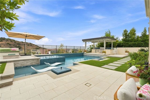 24357 W Clear Creek, West Hills, CA 91304