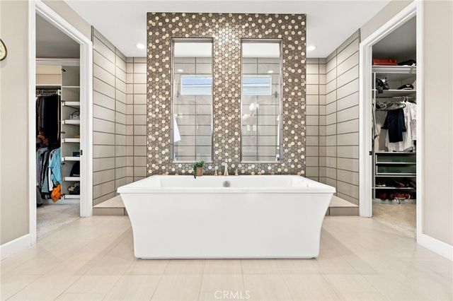 24357 W Clear Creek, West Hills, CA 91304