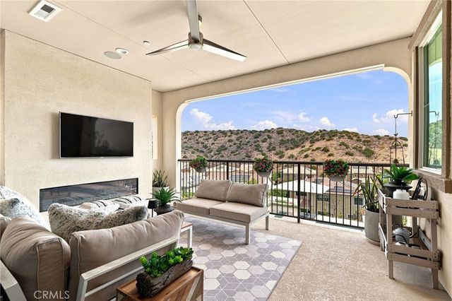 24357 W Clear Creek, West Hills, CA 91304