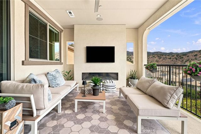 24357 W Clear Creek, West Hills, CA 91304