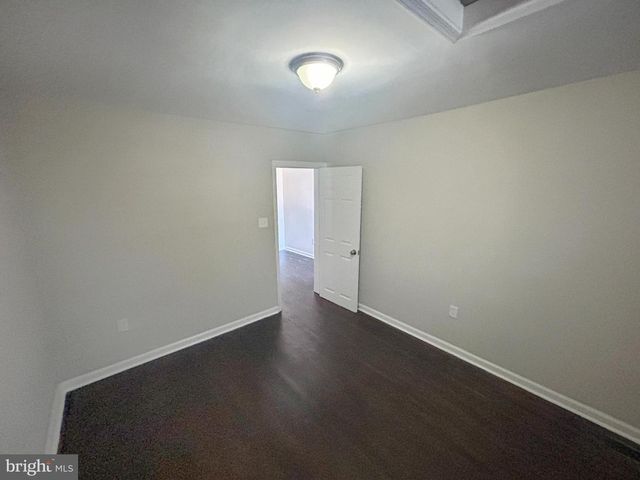 222 N HILTON ST, Baltimore, MD 21229