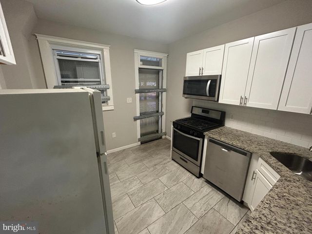 222 N HILTON ST, Baltimore, MD 21229