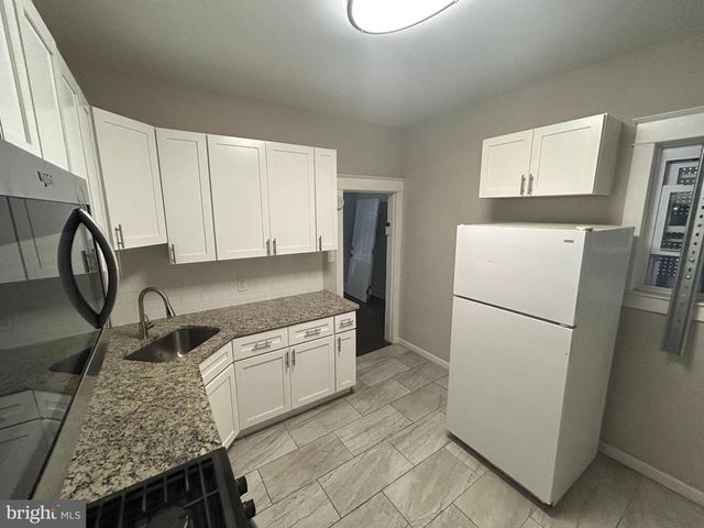 222 N HILTON ST, Baltimore, MD 21229