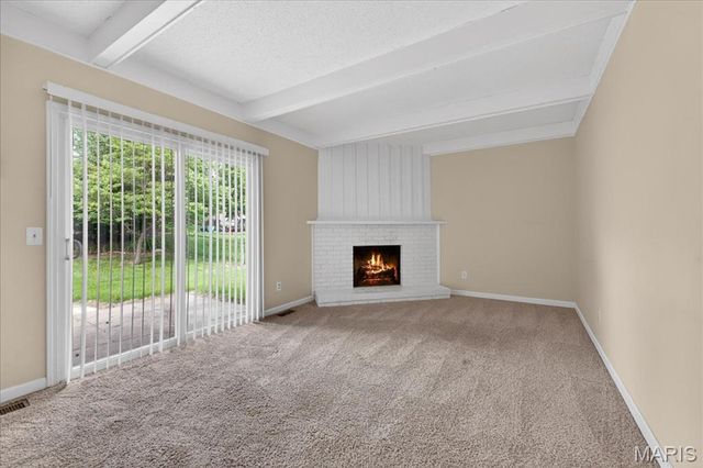 4 Glenview Drive, St Charles, MO 63304
