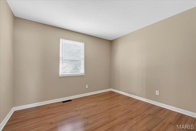 4 Glenview Drive, St Charles, MO 63304