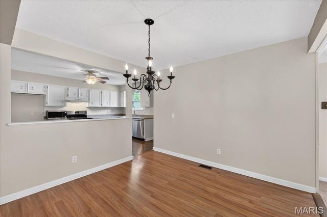 4 Glenview Drive, St Charles, MO 63304