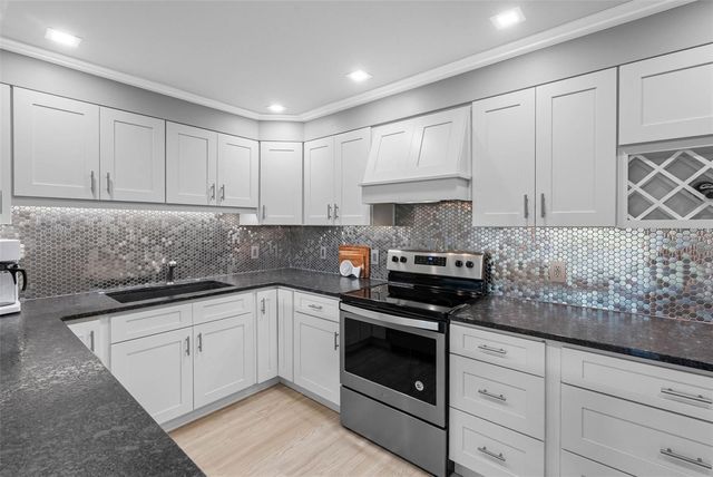 220 BELLEVIEW BOULEVARD 108, Belleair, FL 33756