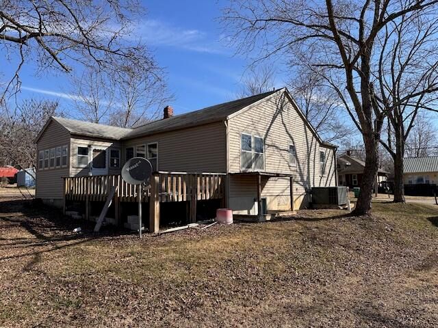 415 N Grand Street, Willow Springs, MO 65793