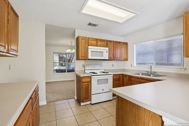 8330 Bent Meadow, Converse, TX 78109