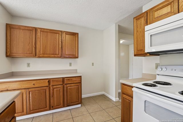 8330 Bent Meadow, Converse, TX 78109