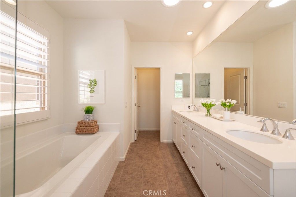 Image 13 of property listing at 59 Fairymoss, Irvine, CA 92620