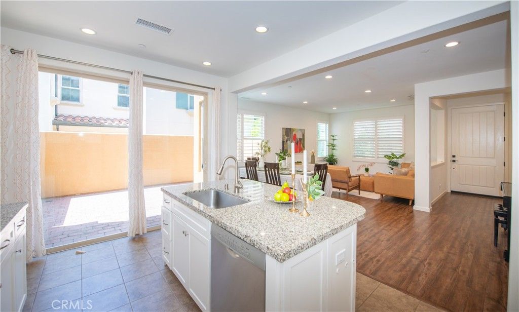 Image 6 of property listing at 59 Fairymoss, Irvine, CA 92620