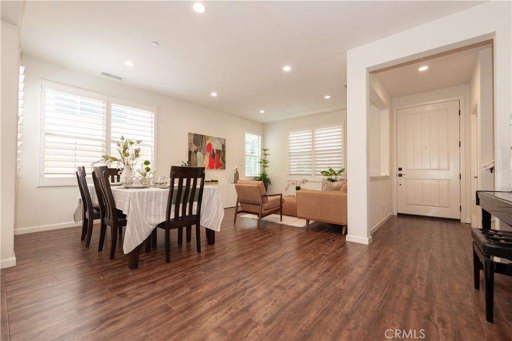 Image 7 of property listing at 59 Fairymoss, Irvine, CA 92620
