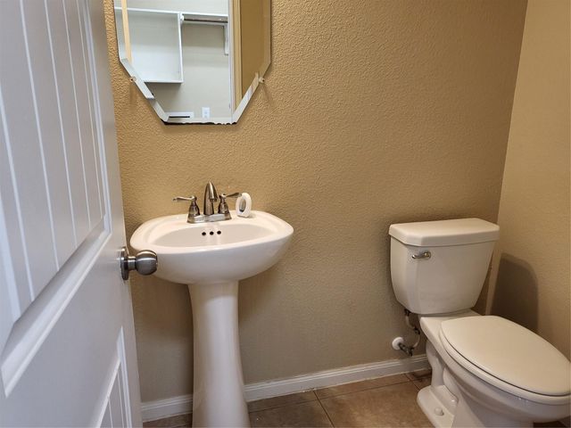 1906 Howth Avenue, Houston, TX 77051