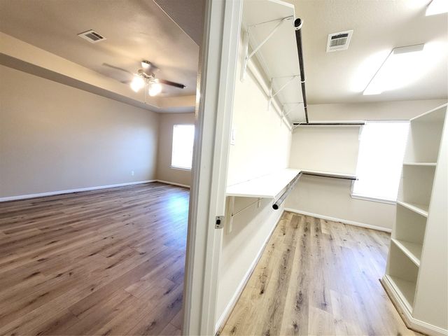 1906 Howth Avenue, Houston, TX 77051