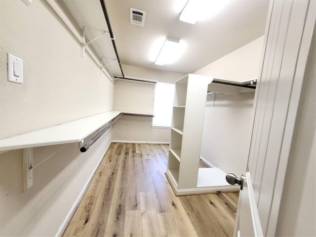 1906 Howth Avenue, Houston, TX 77051