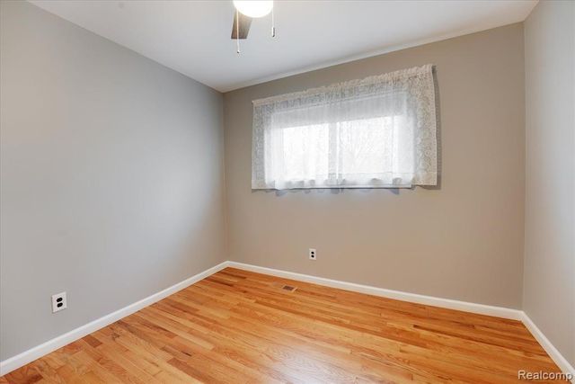 32536 Warner Drive, Warren, MI 48092