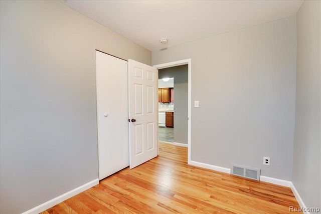 32536 Warner Drive, Warren, MI 48092