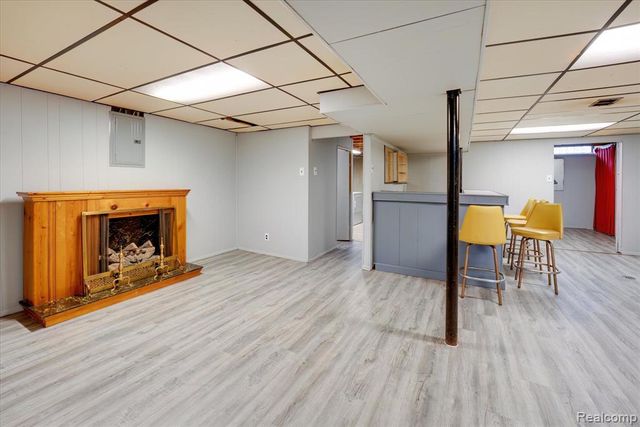 32536 Warner Drive, Warren, MI 48092