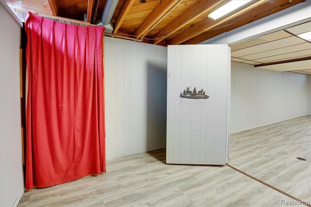 32536 Warner Drive, Warren, MI 48092