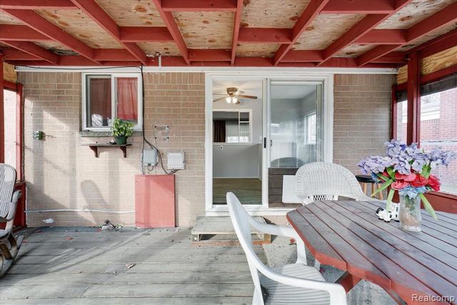 32536 Warner Drive, Warren, MI 48092