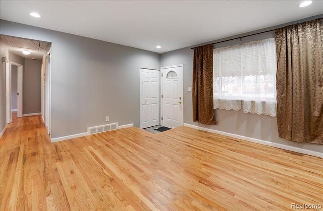 32536 Warner Drive, Warren, MI 48092