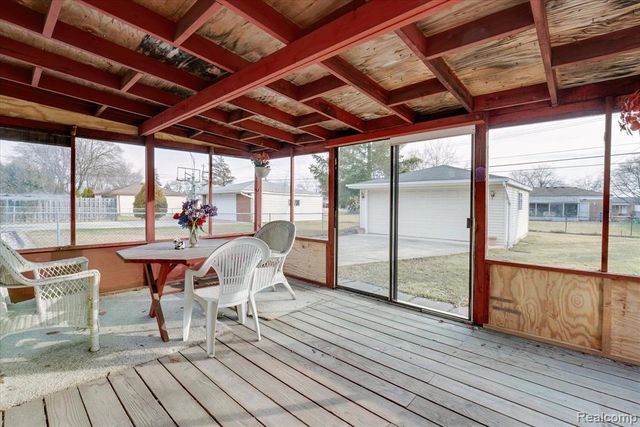 32536 Warner Drive, Warren, MI 48092