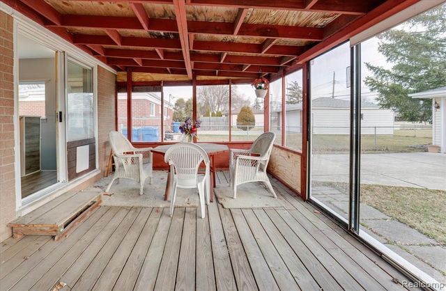 32536 Warner Drive, Warren, MI 48092