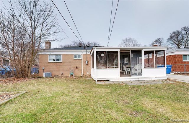 32536 Warner Drive, Warren, MI 48092