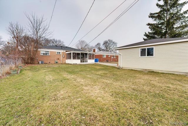 32536 Warner Drive, Warren, MI 48092